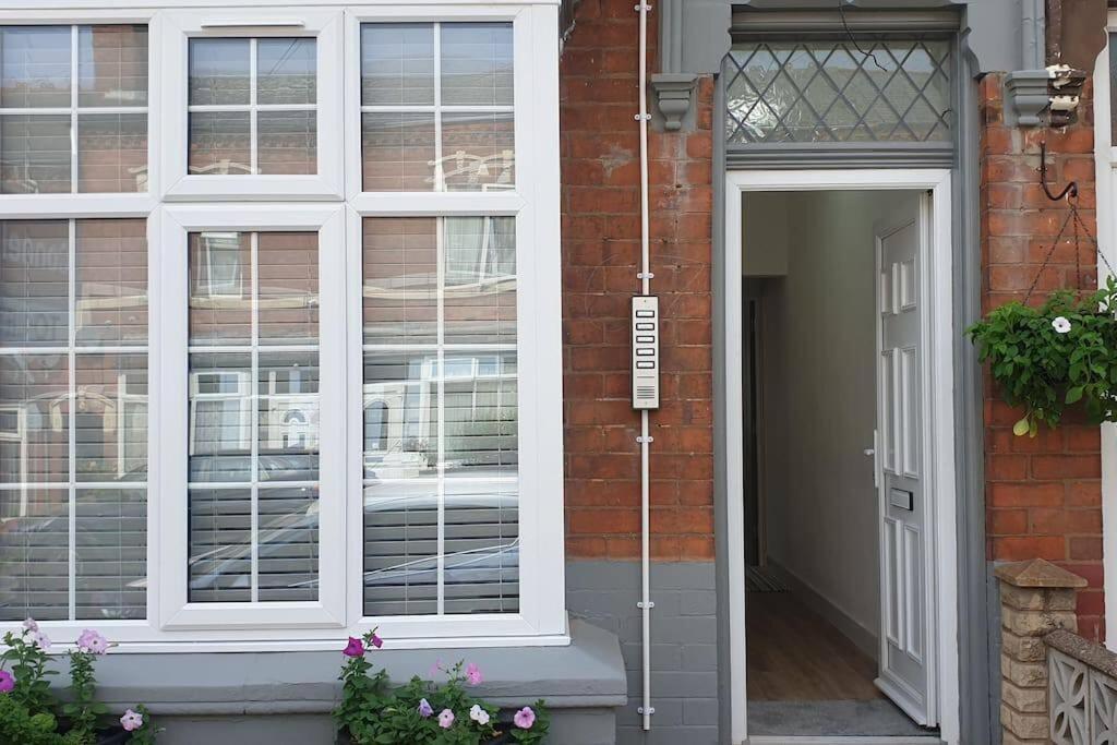 Kunda House Galton Bridge Birmingham Exterior photo